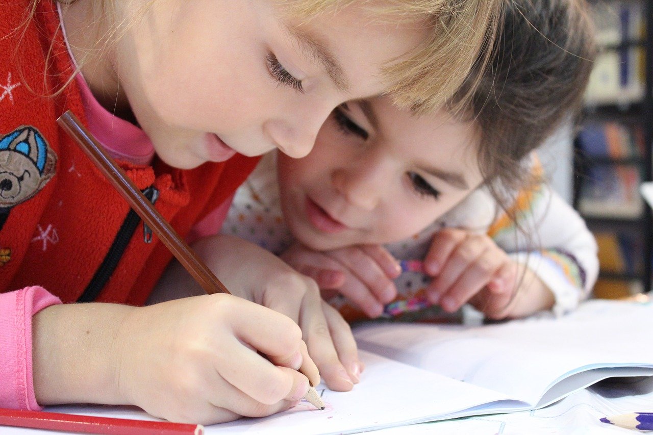 Apprendre à coopérer grâce à la dictée négociée